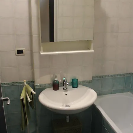 Casa Mira - Ampio, Fully Equipped E Zona Tranquilla Apartment Triest
